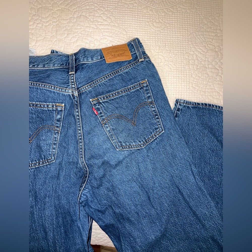 Levi’s rib cage cropped straight jeans size 28